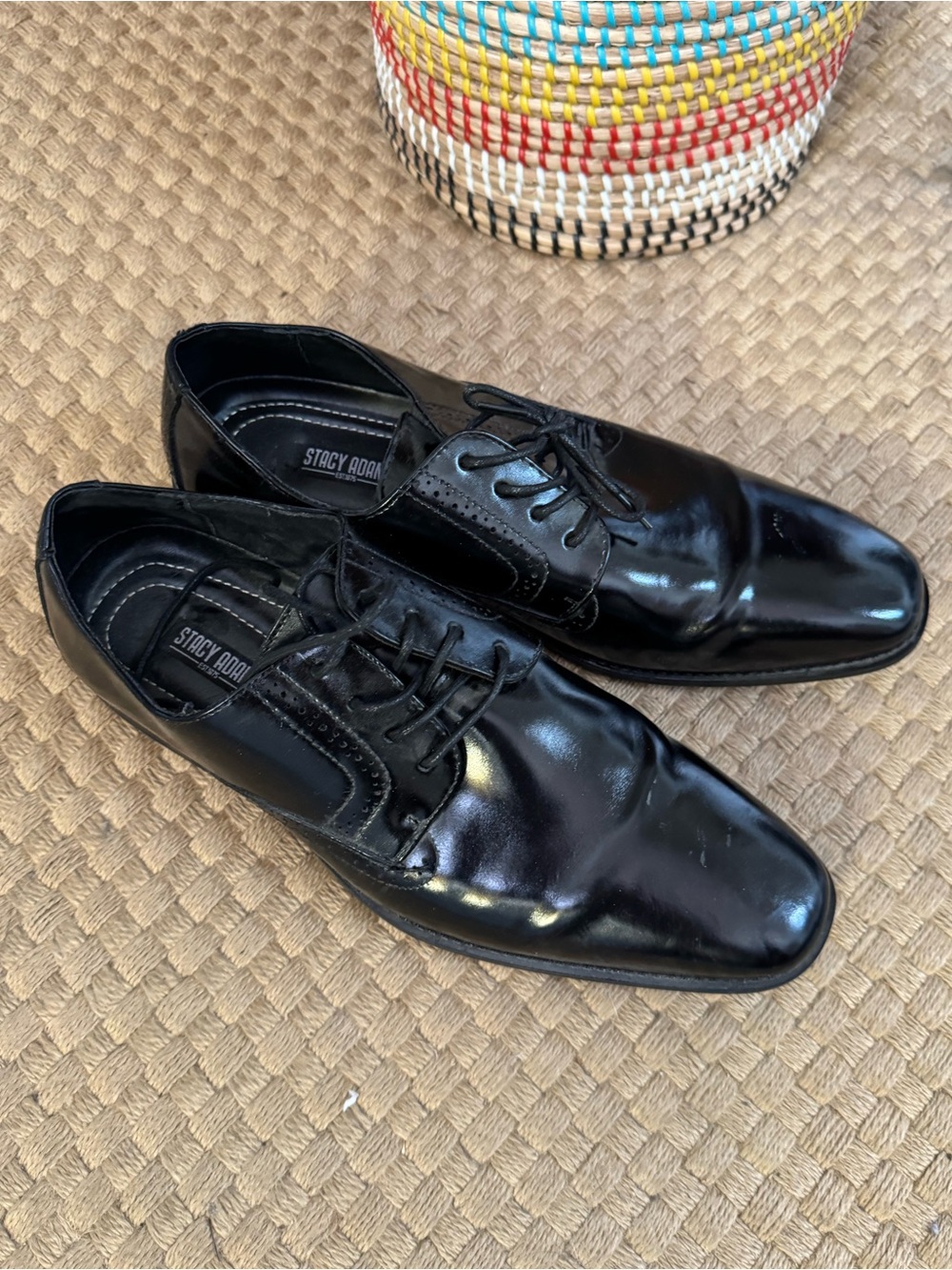 Sleek Men’s Black Leather Lace-Up Dress Oxfords